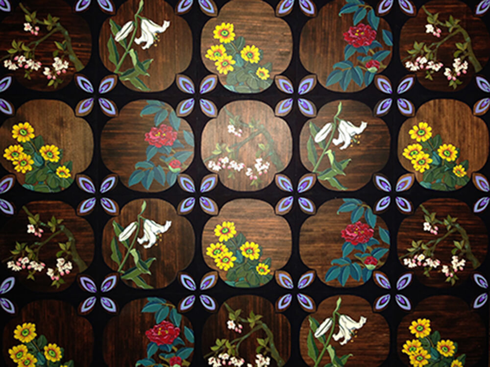 ‘Shiki Hanamaru Tenjo’ (Floral Circles of four season on the Ceiling of Altar)